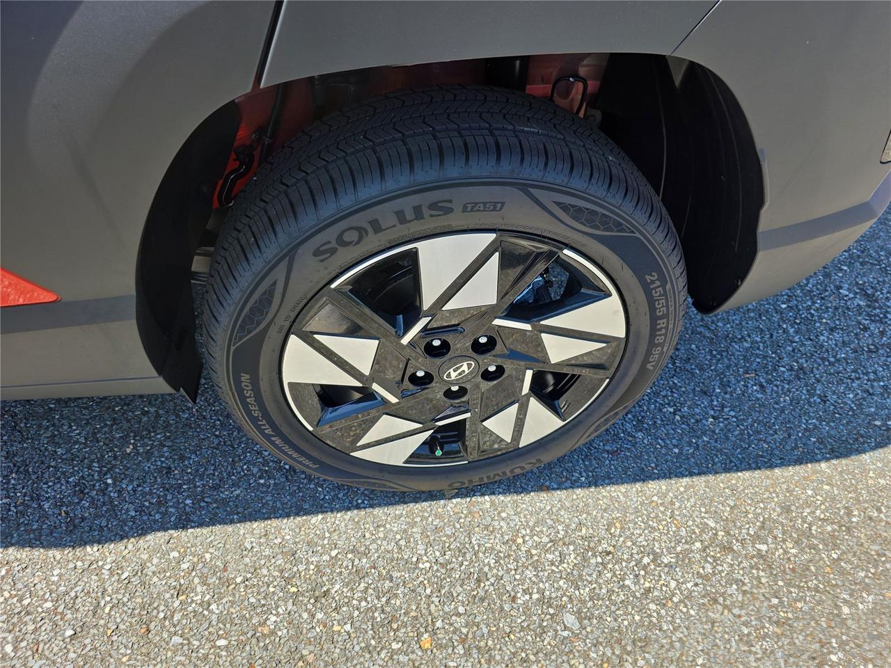 2025 Hyundai Kona SEL photo 9