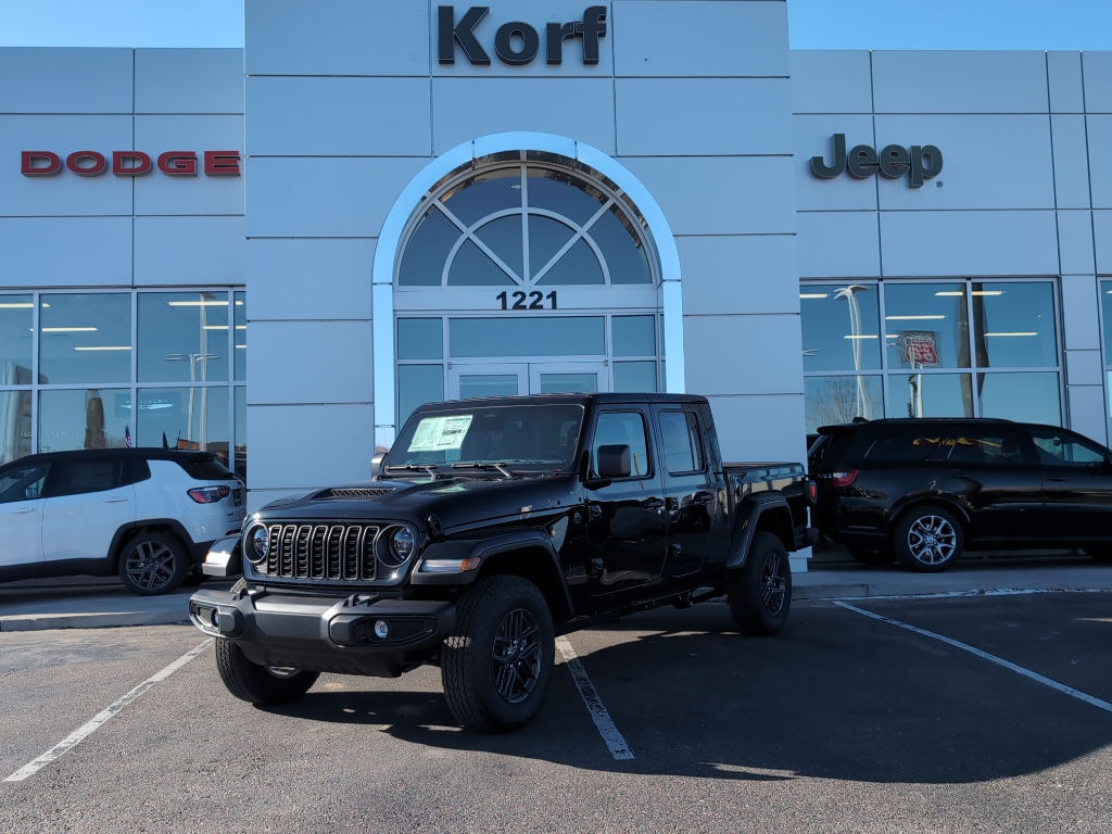 2026 Jeep Gladiator Sport S's photo