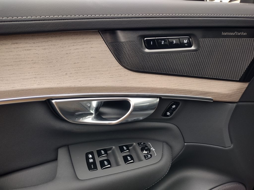 2026 VOLVO XC90 - Image 10