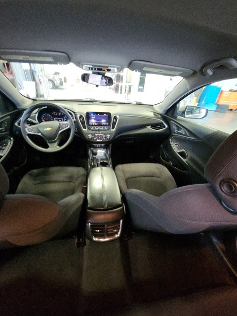 2022 Chevrolet Malibu 1LT photo 3
