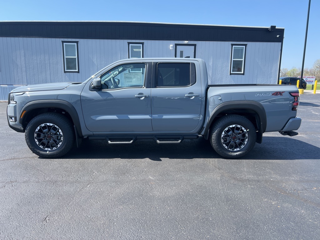 2025 Nissan Frontier PRO-4X photo 4