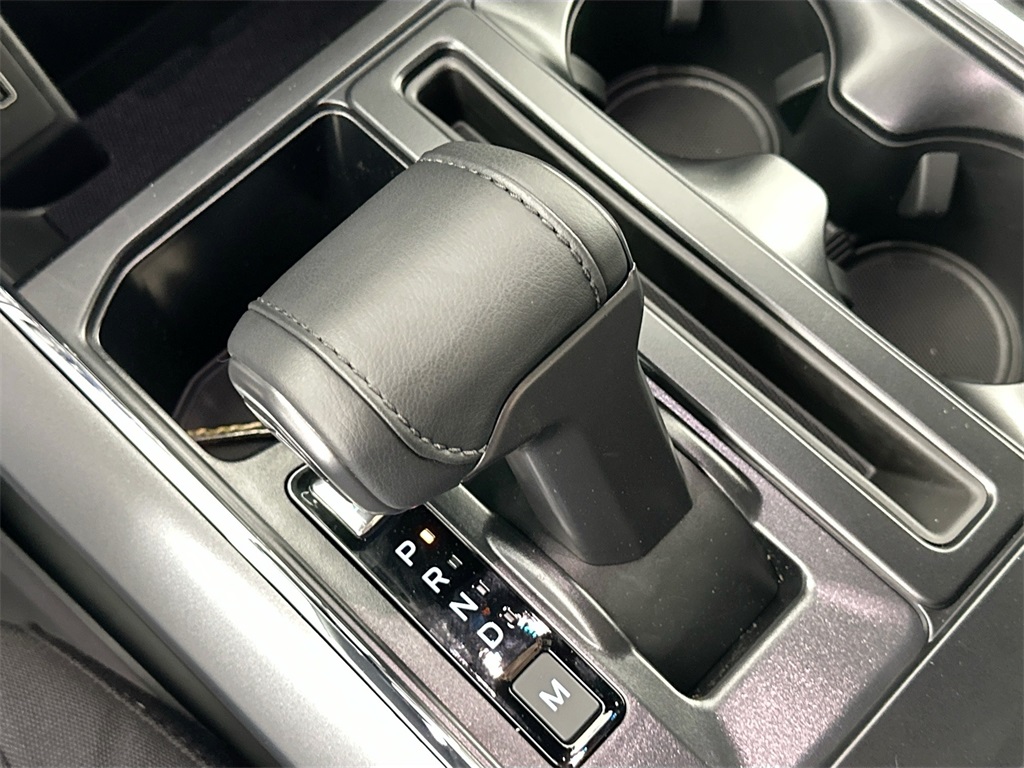 2025 Ford F-150 XLT photo 16