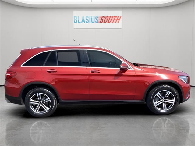 2019 Mercedes Benz GLC 300 4MATIC photo 2
