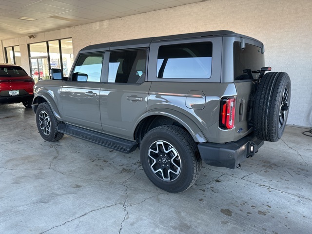 2025 Ford Bronco Outer Banks photo 3