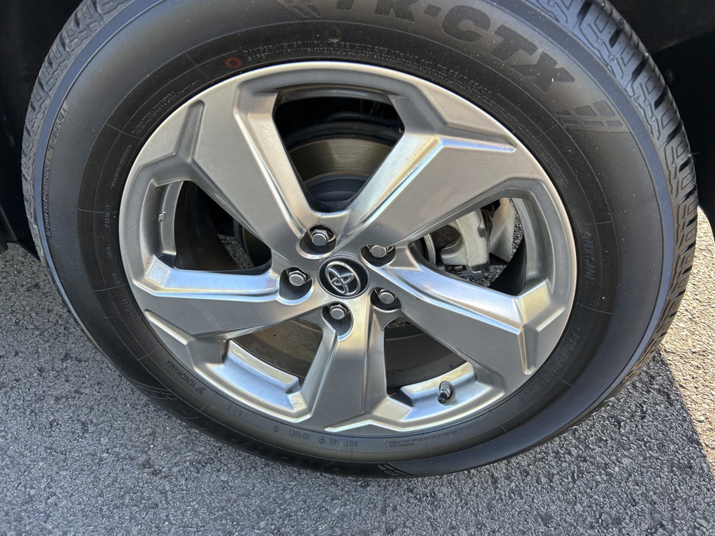 2019 Toyota RAV4 Hybrid Limited photo 2