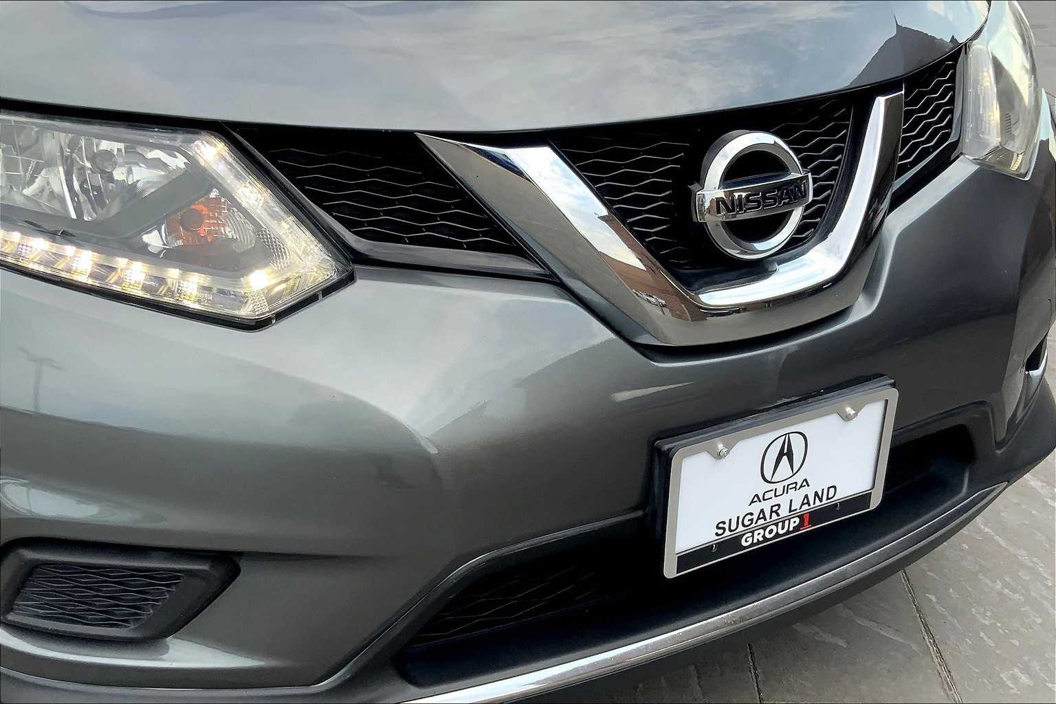 2016 Nissan Rogue SV photo 28