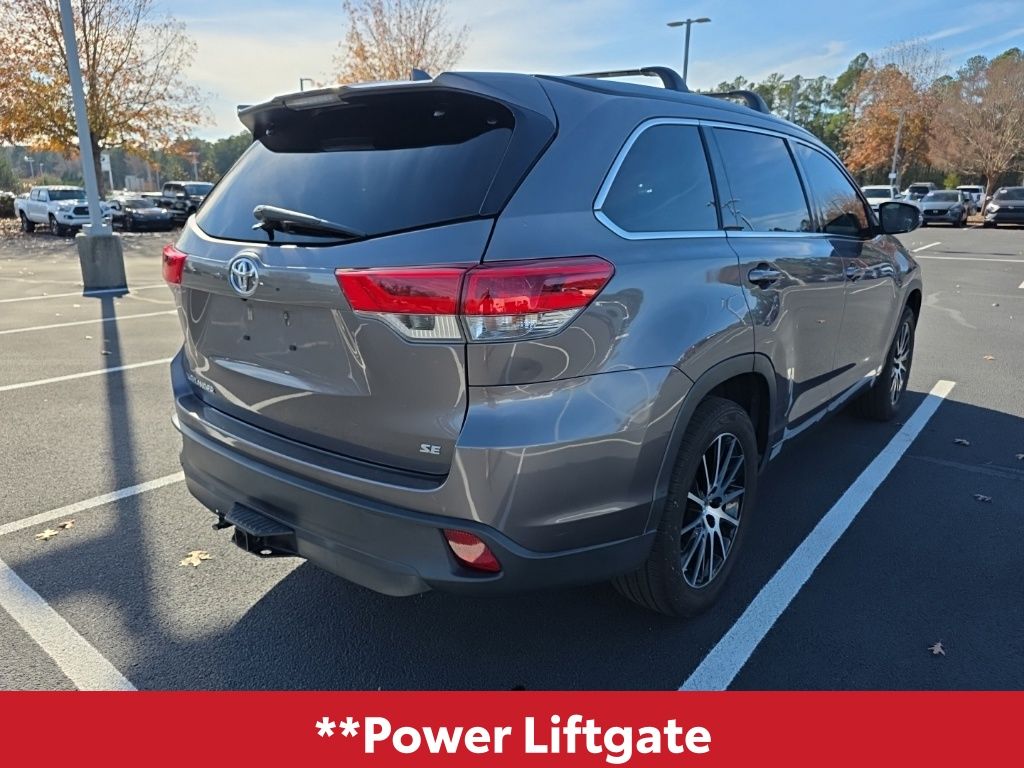 2018 Toyota Highlander SE photo 4