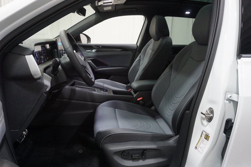 2025 Volkswagen Tiguan SE R-Line Black photo 9