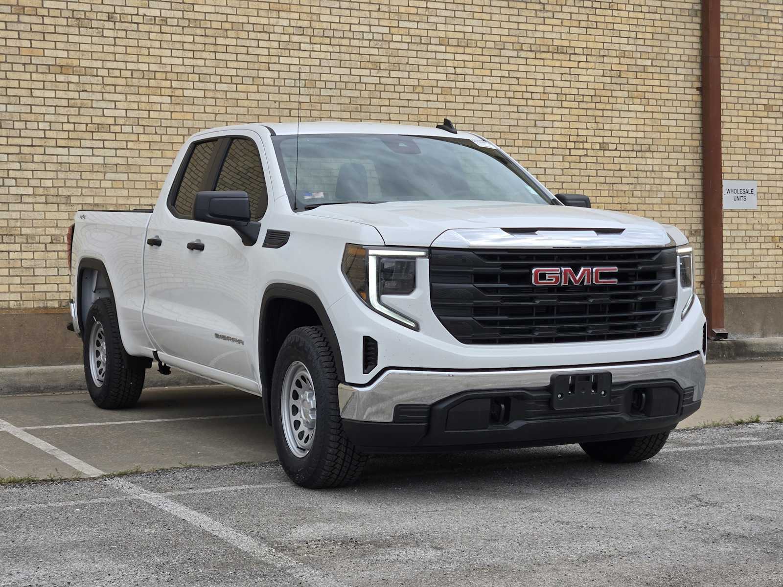 2025 Gmc Sierra Base photo 2