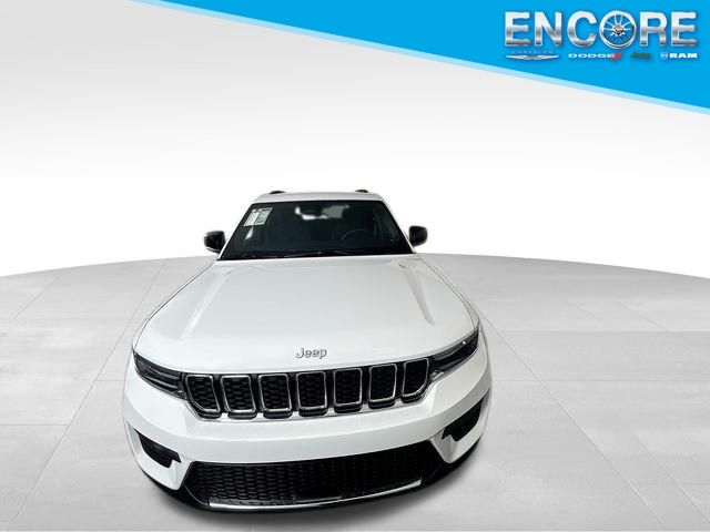 2025 Jeep Grand Cherokee Laredo's photo