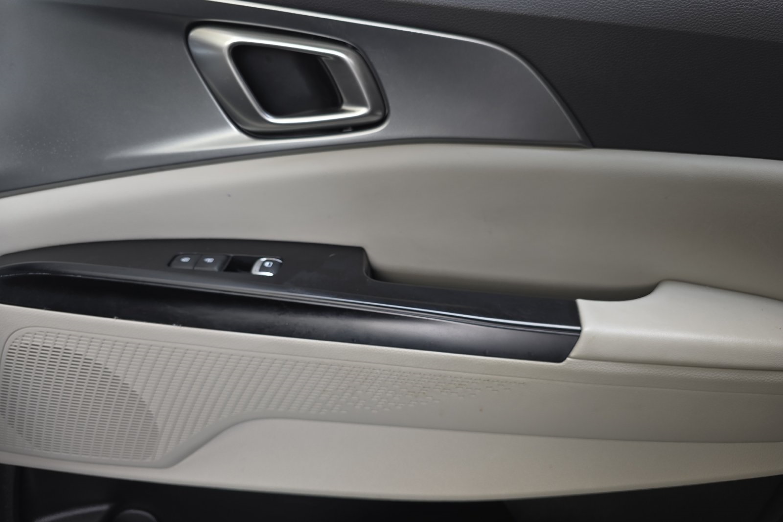 2024 Kia Carnival LX photo 18