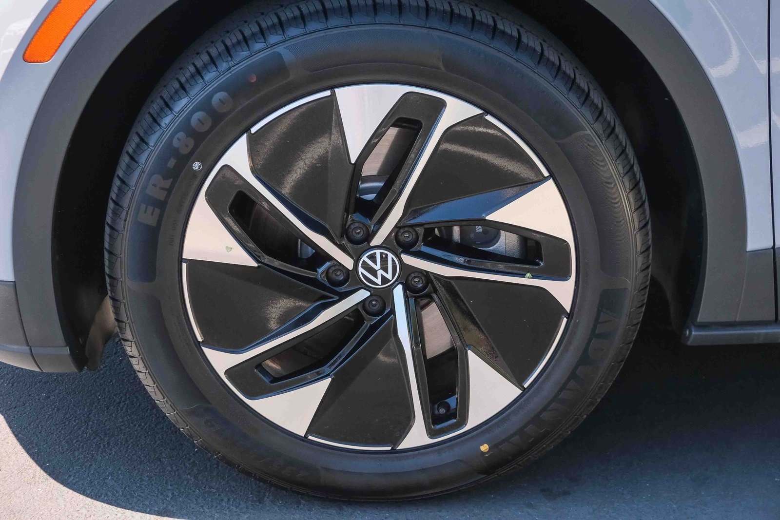 2022 Volkswagen ID.4 Pro S photo 6