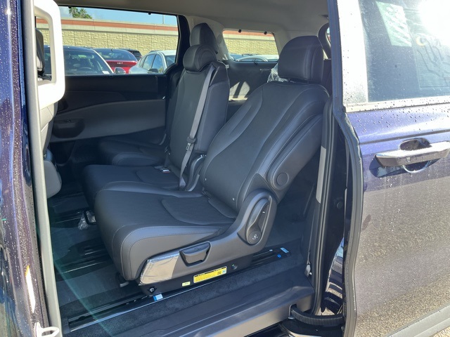 2026 Kia Carnival EX photo 12