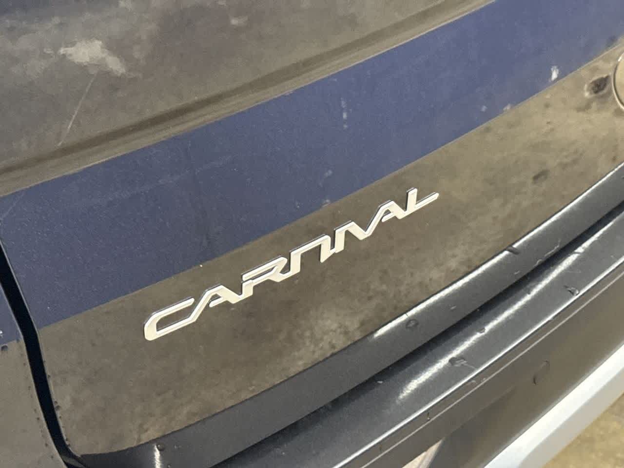 2024 Kia Carnival LX photo 10