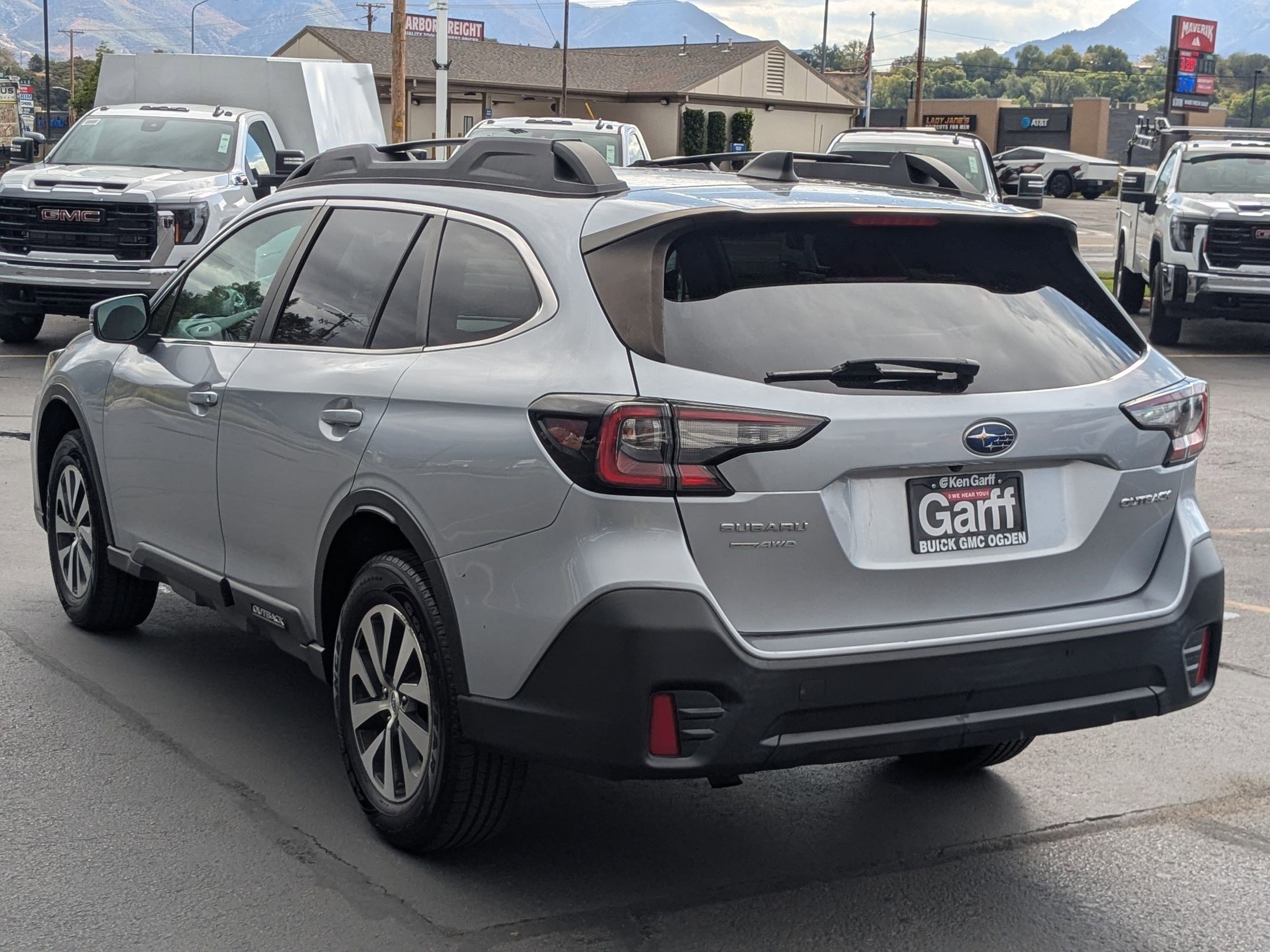 2022 Subaru Outback Premium photo 5