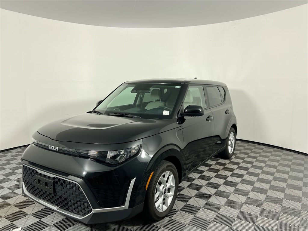2025 Kia Soul LX photo 8