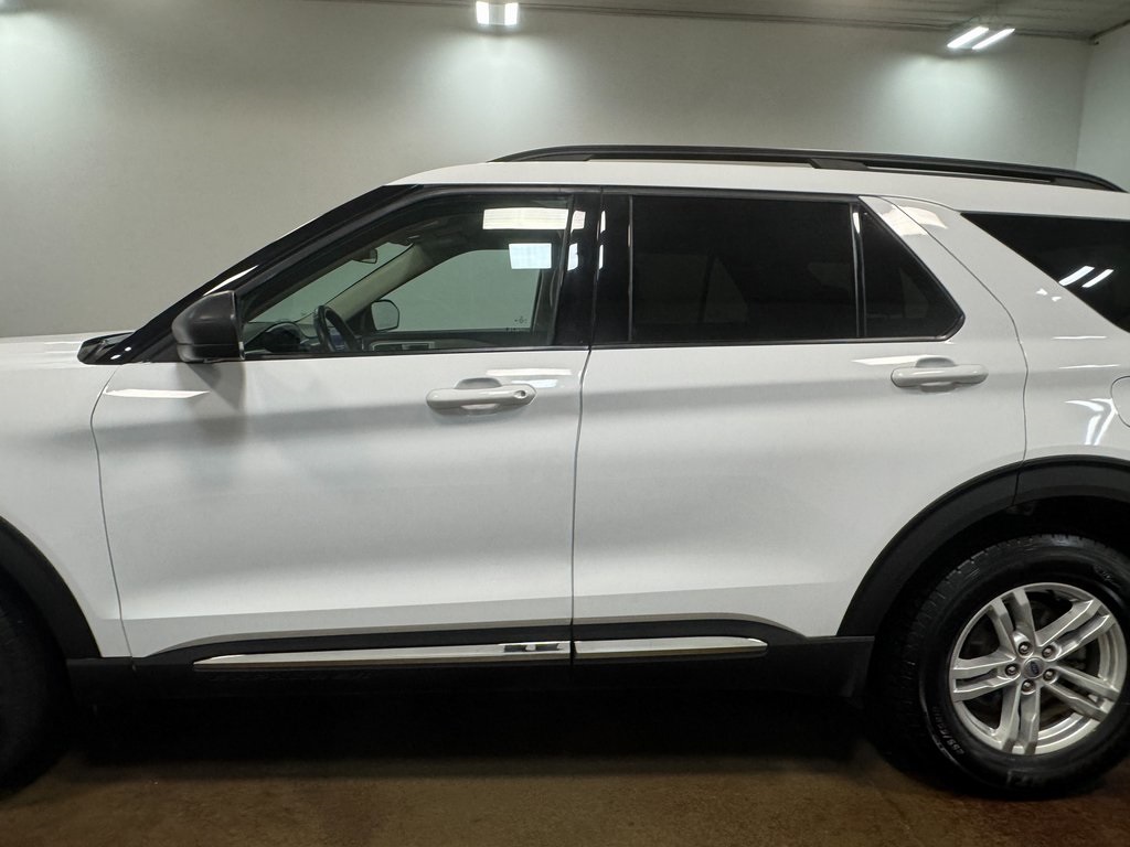 2023 Ford Explorer XLT photo 35