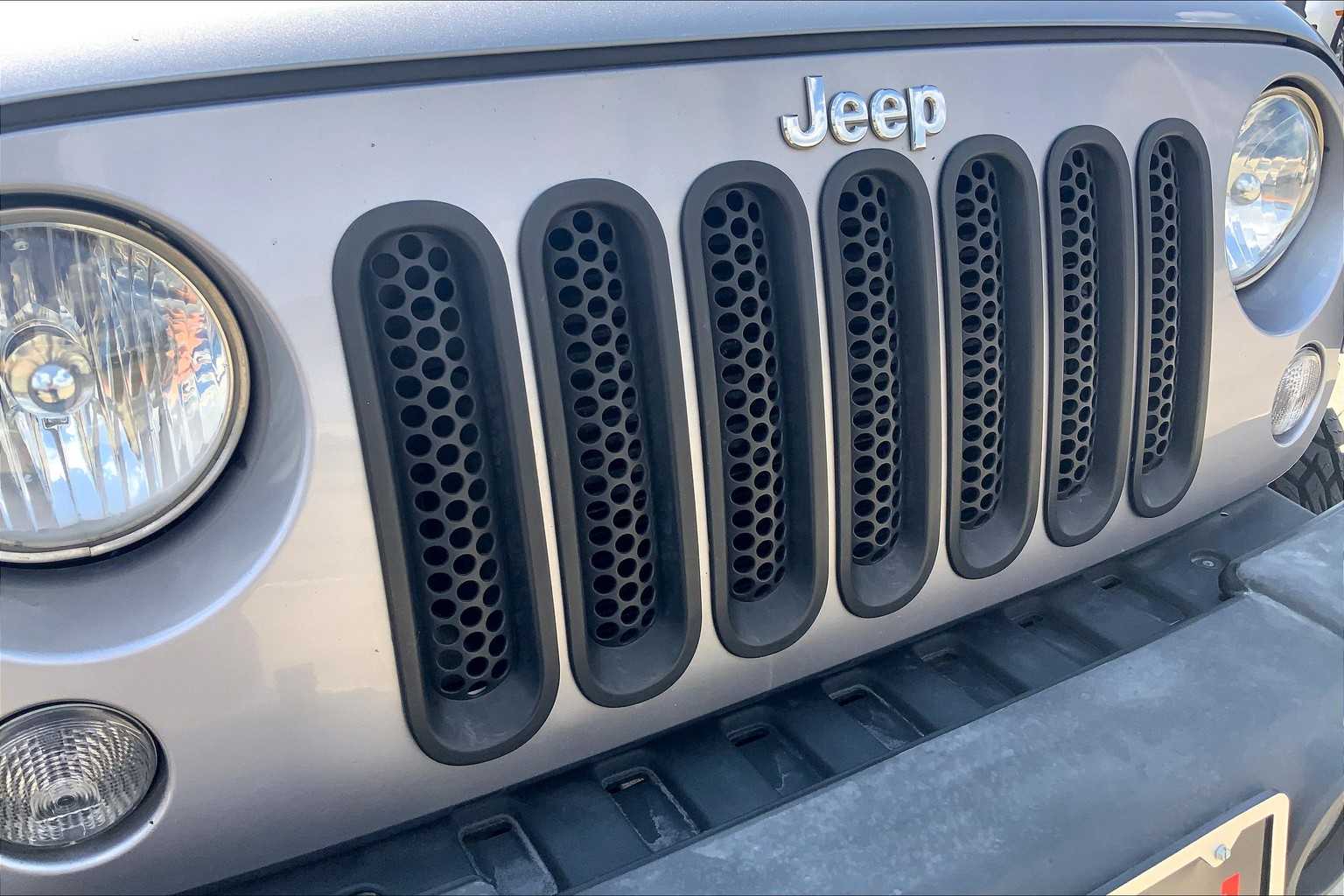 2016 Jeep Wrangler Unlimited Sport photo 26