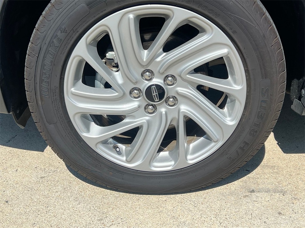 2023 Lincoln Corsair Standard photo 4