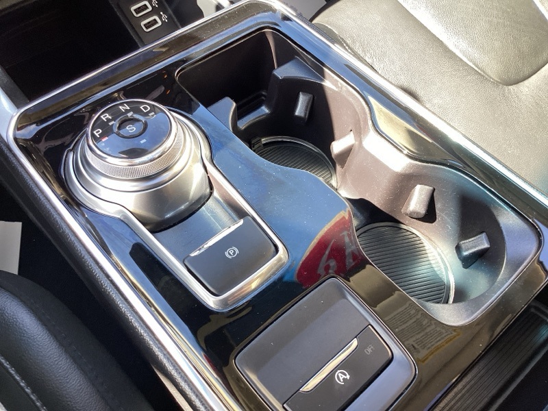 2019 Ford Edge Titanium photo 40