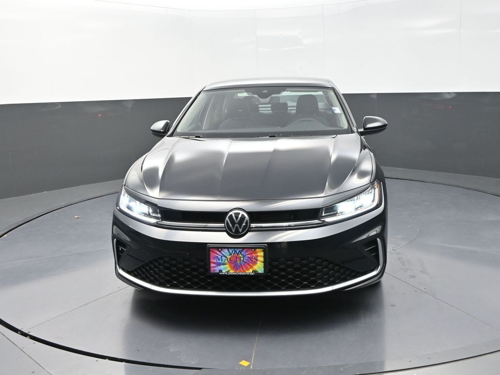 2025 Volkswagen Jetta 1.5T SE photo 2