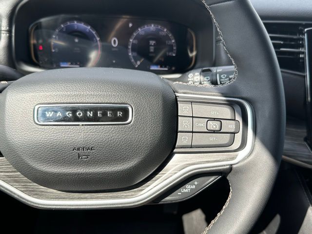 2024 Jeep Wagoneer L Series III photo 18