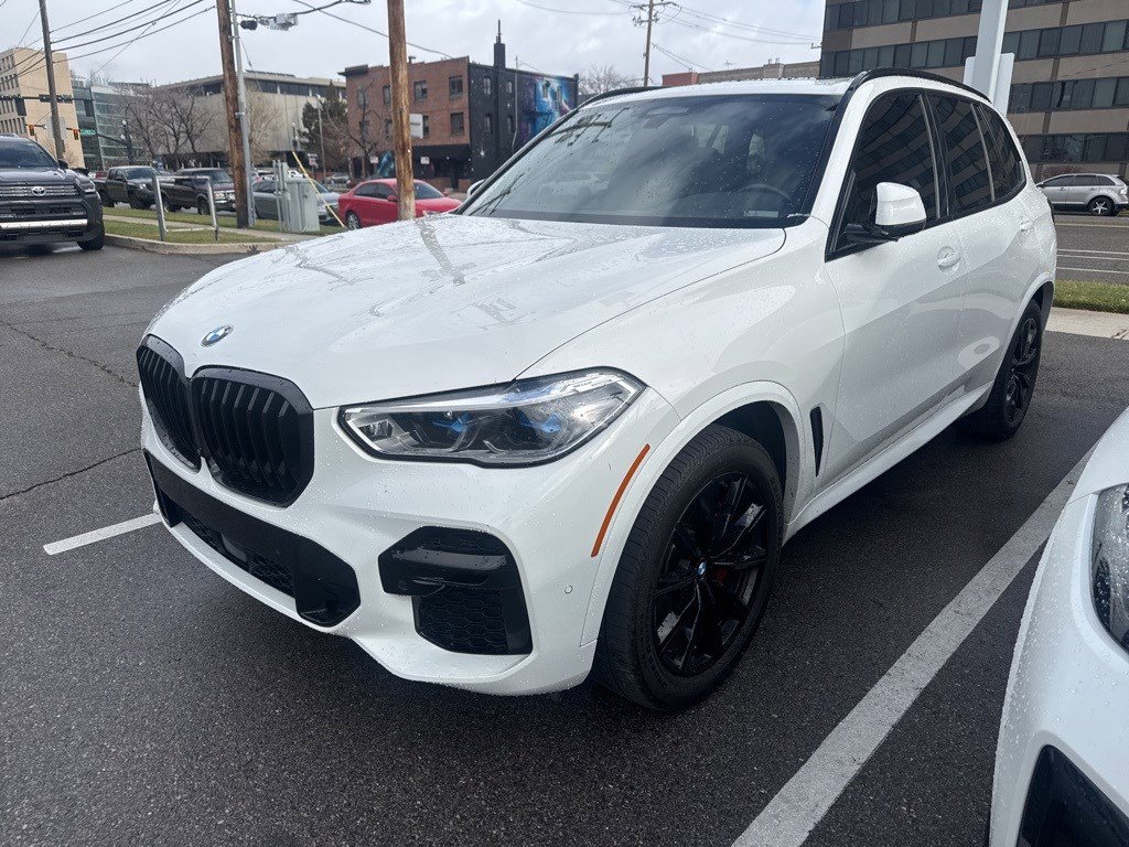 2022 BMW X5 40i's photo