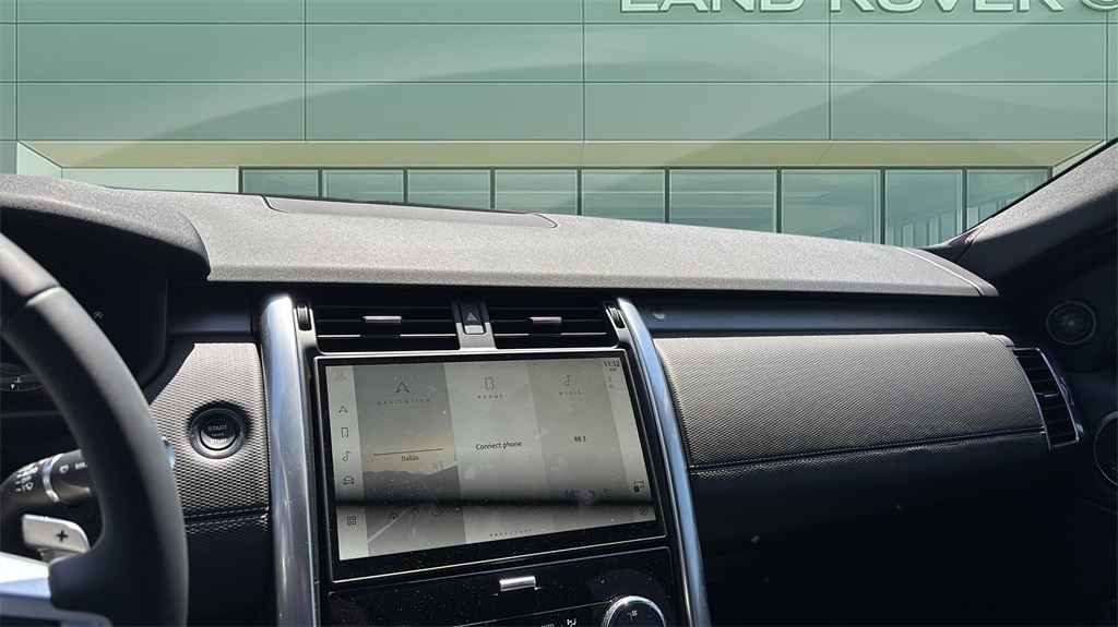 2024 Land Rover Discovery SE photo 11