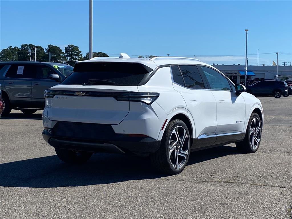 2025 Chevrolet Equinox EV 1LT photo 2