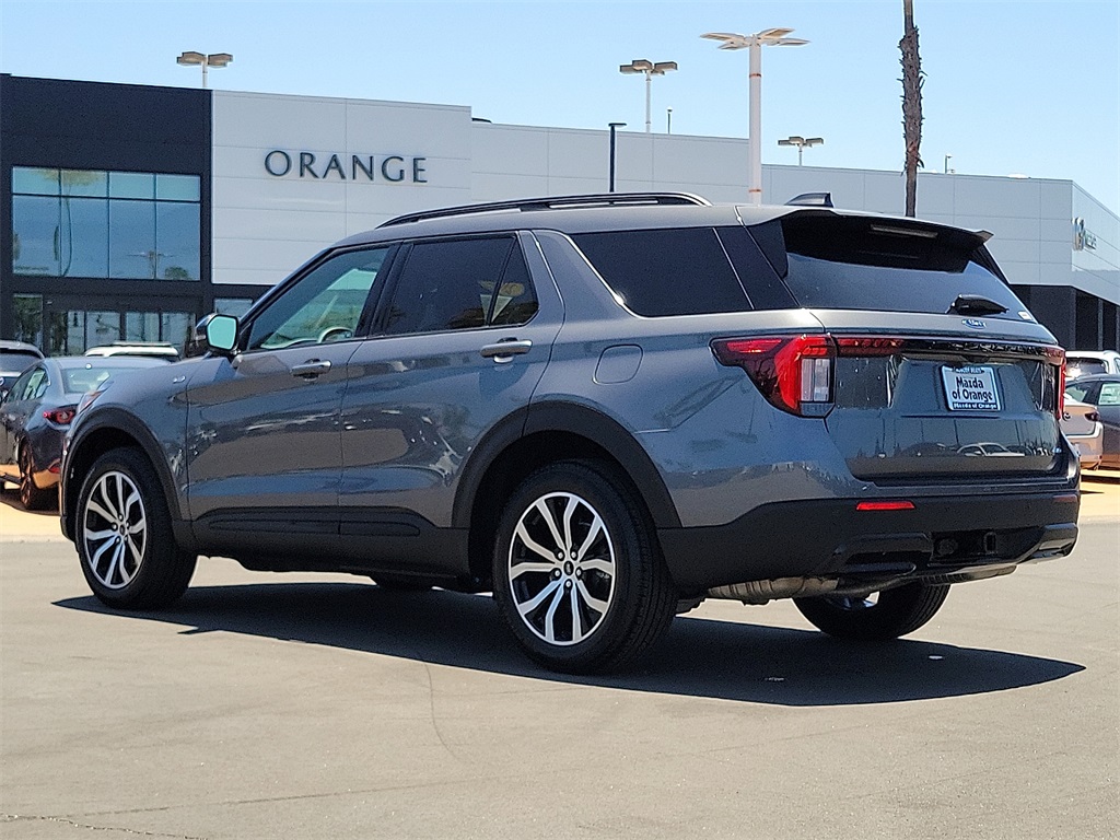 2025 Ford Explorer ST-Line photo 3