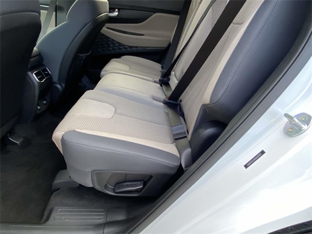 2022 Hyundai Santa Fe SE photo 12
