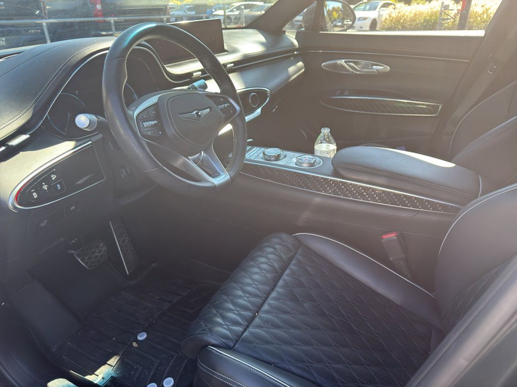 2023 GENESIS GV70 Sport's photo