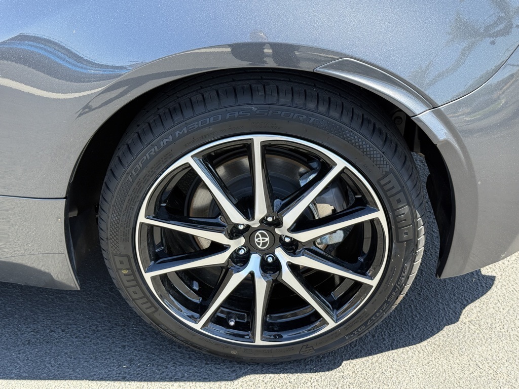 2024 Toyota GR86 Base photo 14