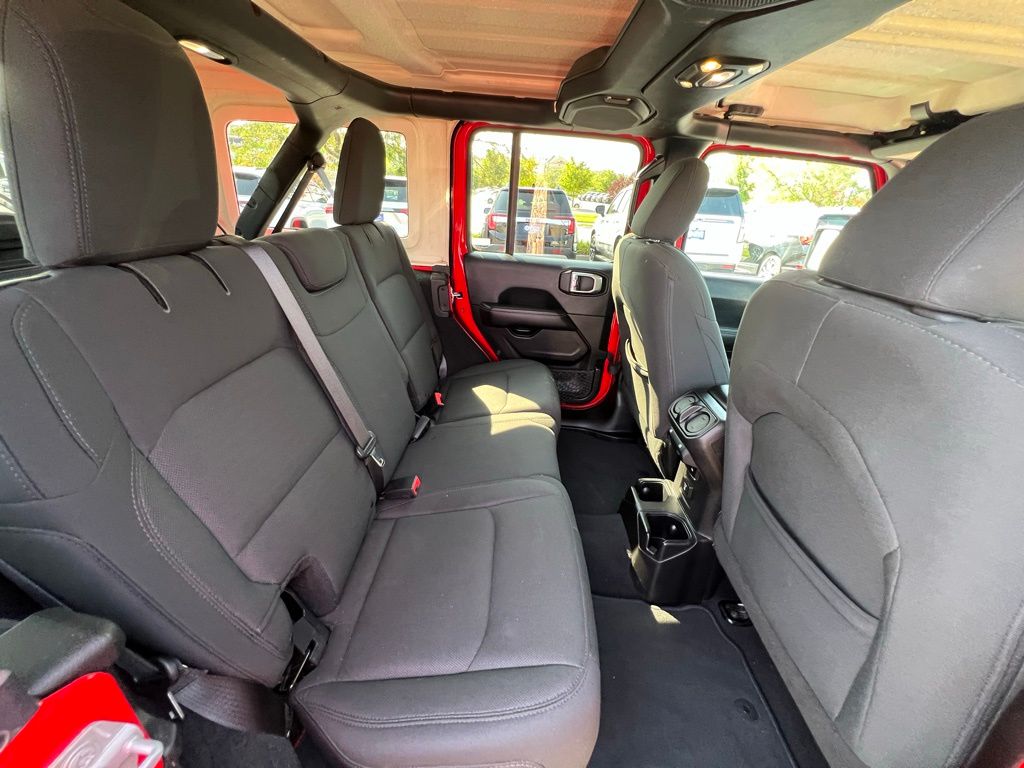 2019 Jeep Wrangler Unlimited Sahara photo 21
