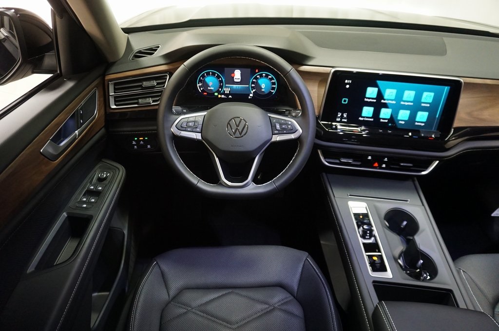 2026 Volkswagen Atlas SE photo 13