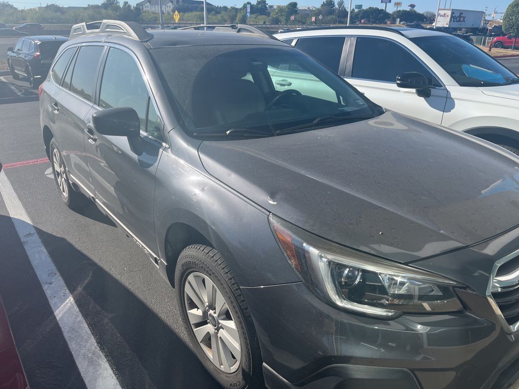 2018 Subaru Outback 2.5i Premium photo 3