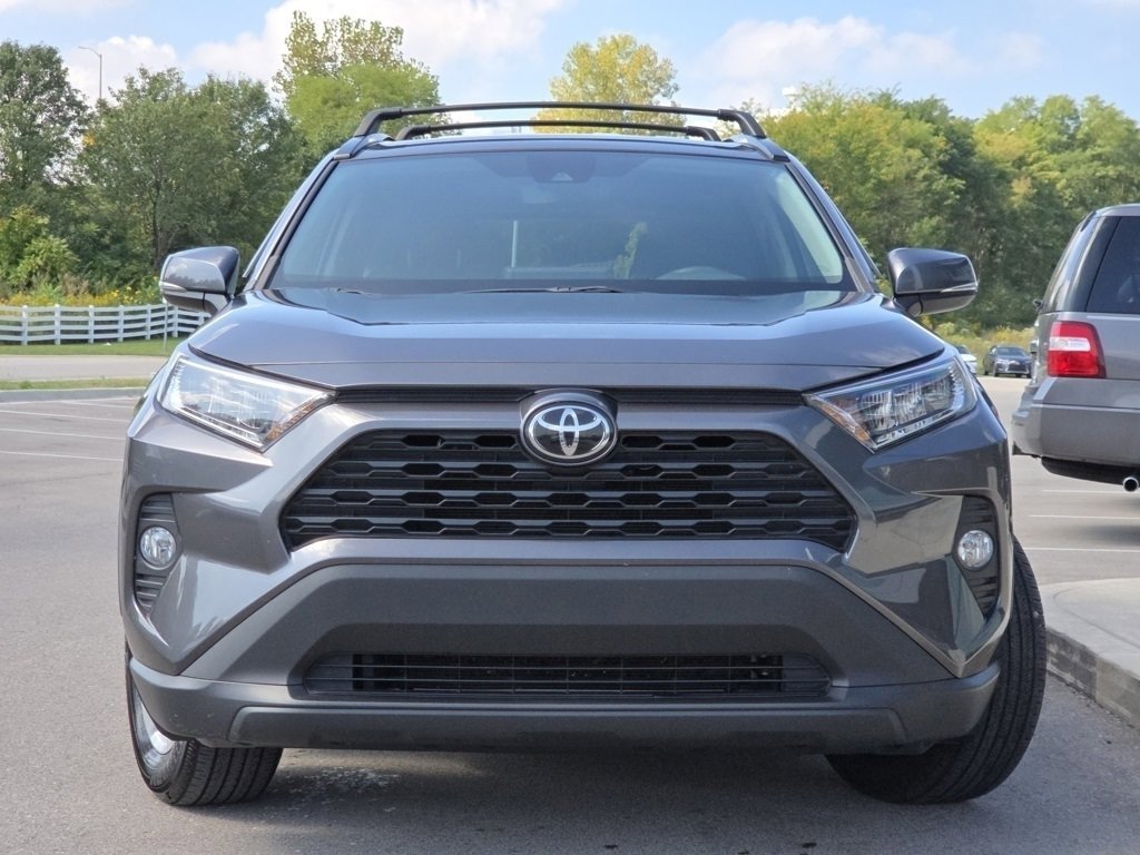 2021 Toyota RAV4 XLE photo 2