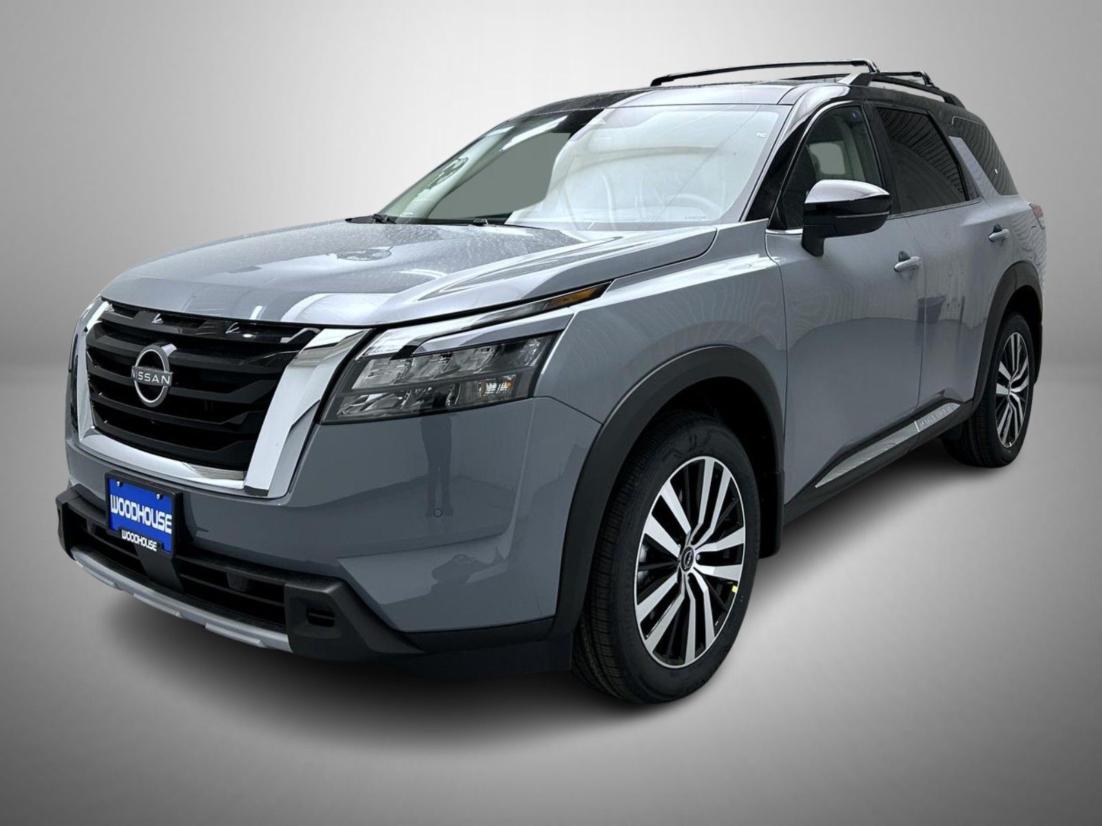 2025 Nissan Pathfinder Platinum's photo