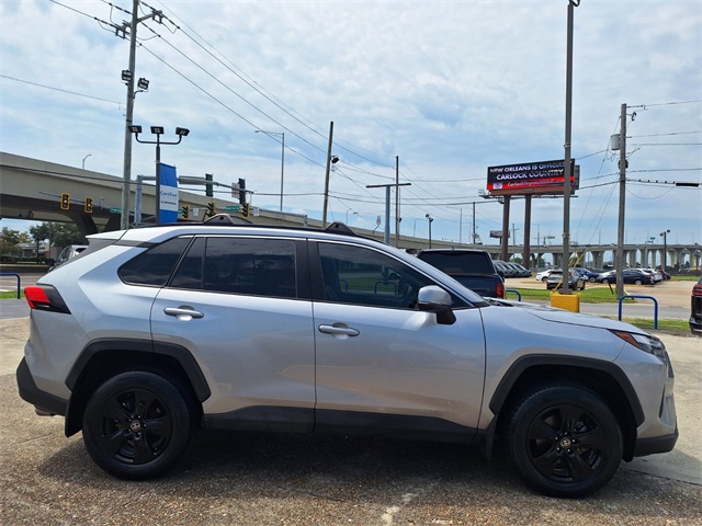 2022 Toyota RAV4 XLE photo 3
