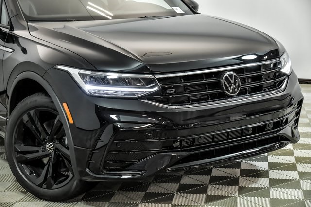 2023 Volkswagen Tiguan SE R-Line Black photo 2