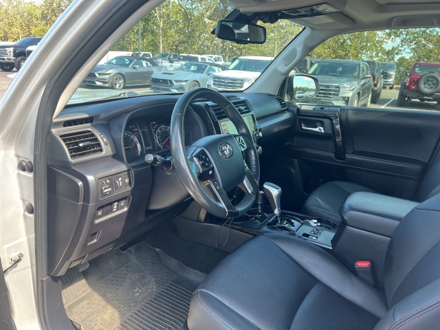 2023 Toyota 4Runner TRD Off-Road Premium photo 4