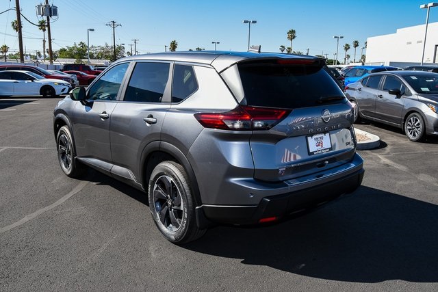 2026 Nissan Rogue SV photo 2