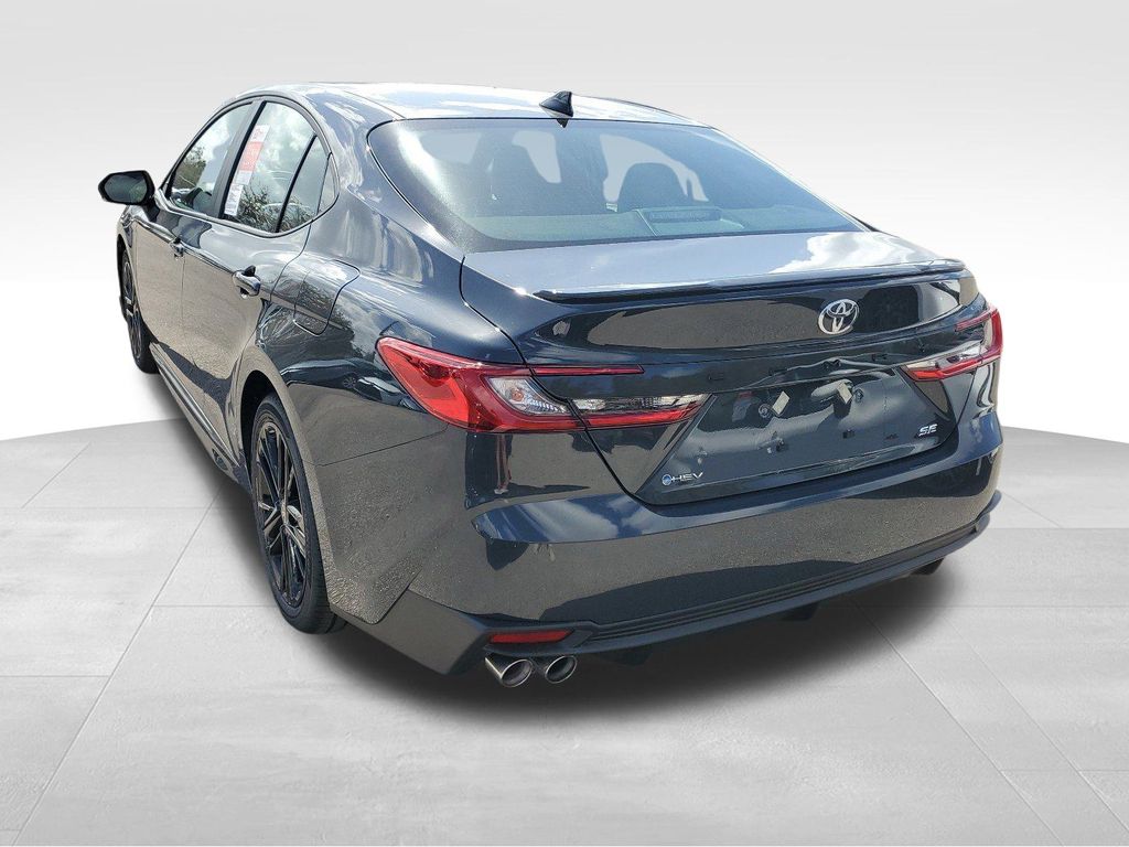 2025 Toyota Camry SE photo 7
