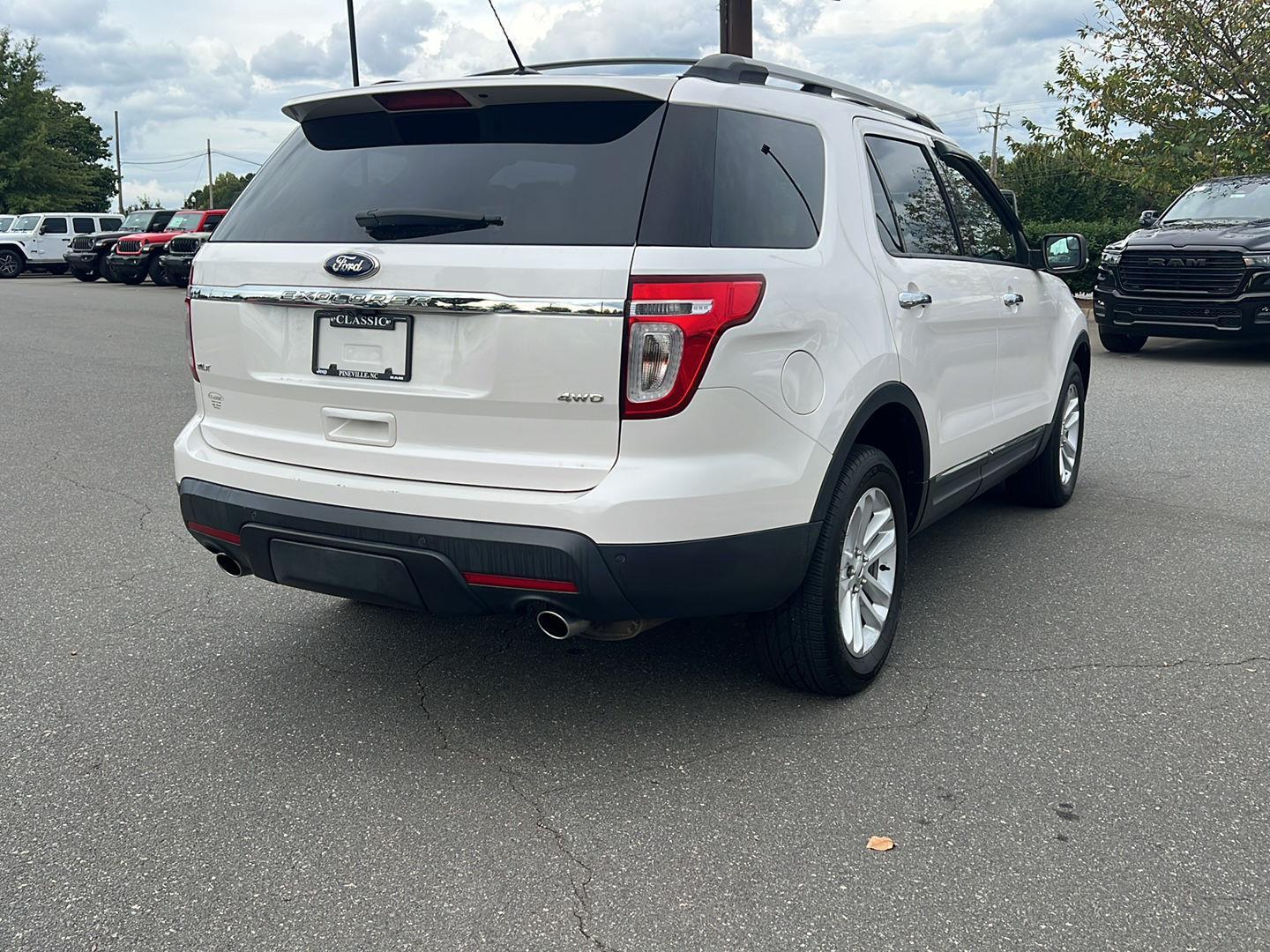 2015 Ford Explorer XLT photo 4