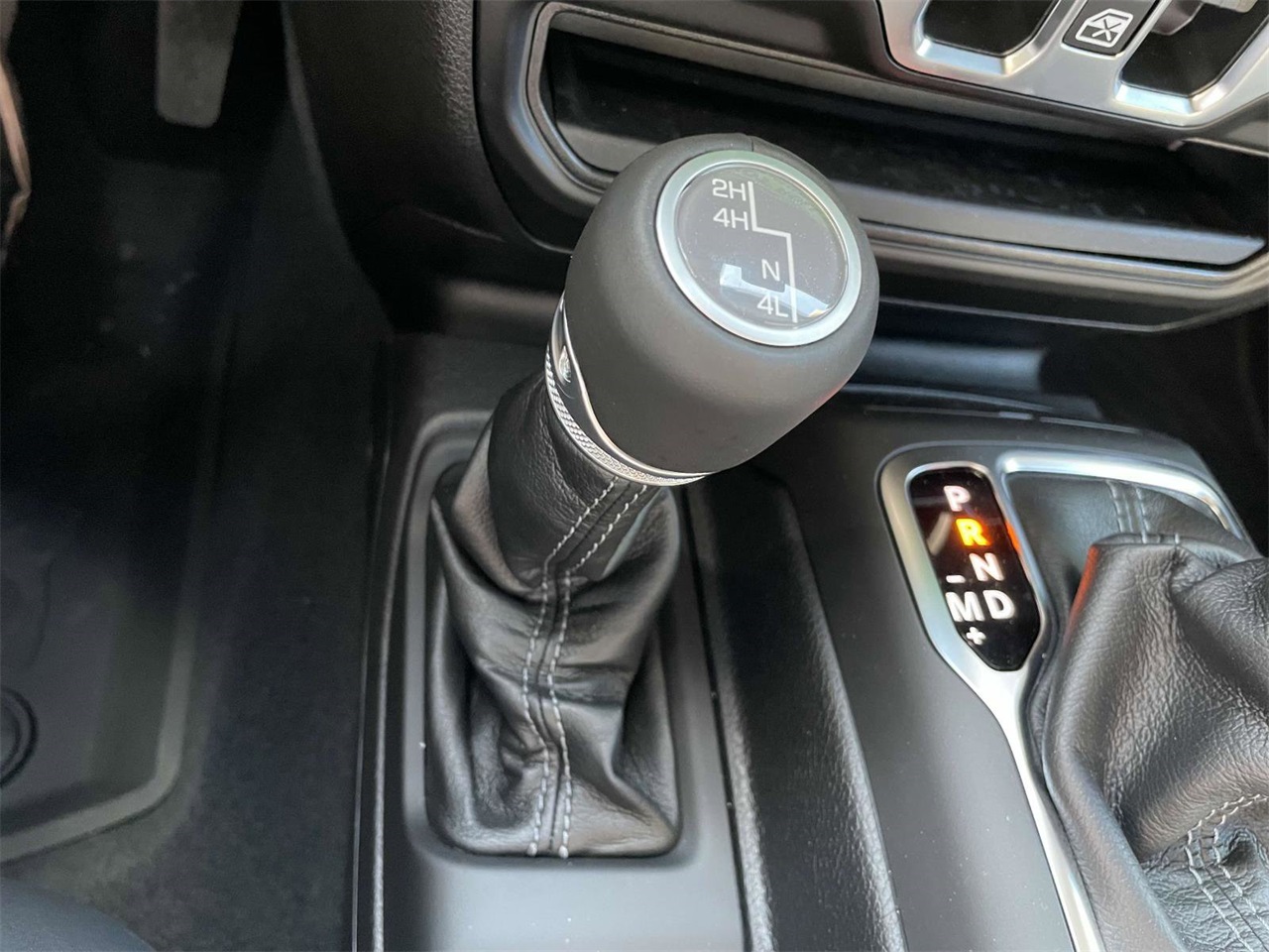 2025 Jeep Wrangler Sahara photo 18