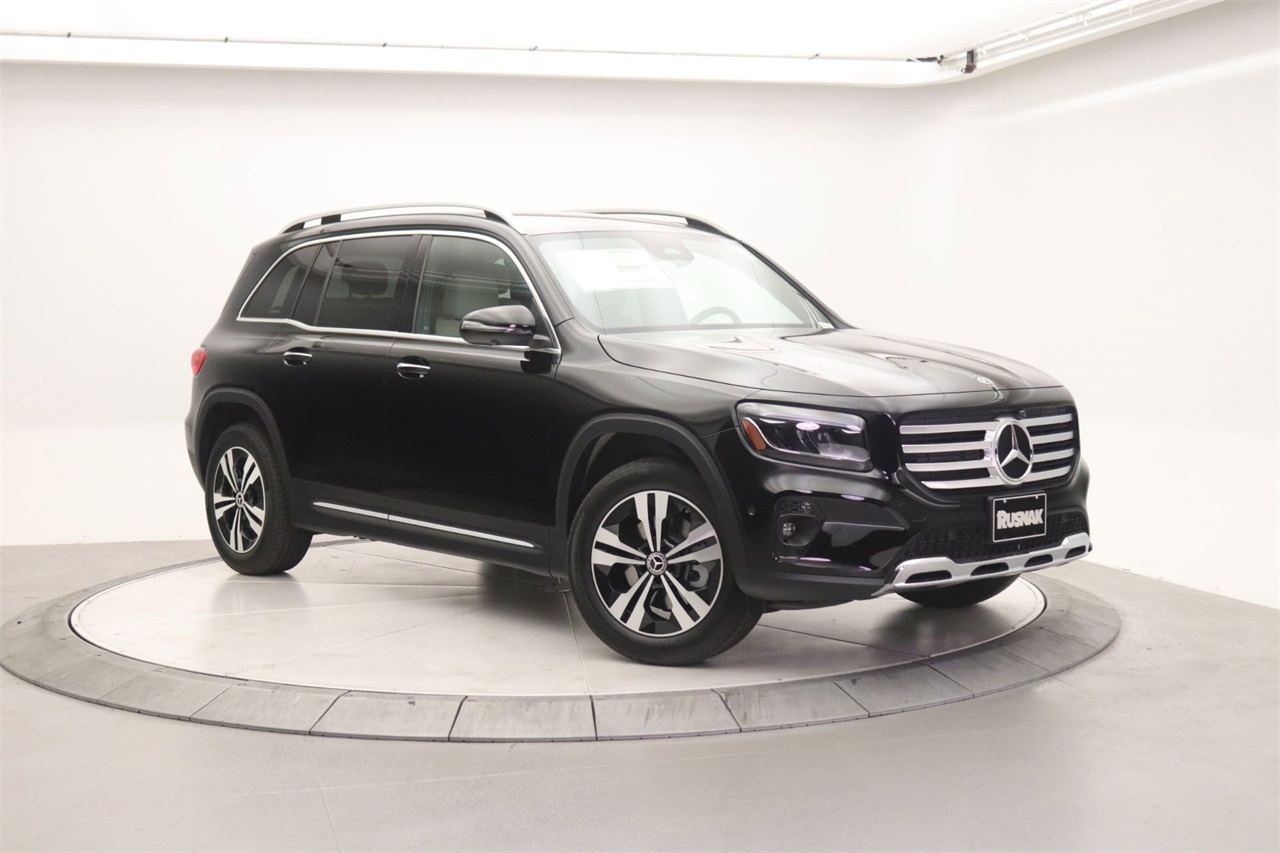 2025 Mercedes-Benz GLB Base's photo