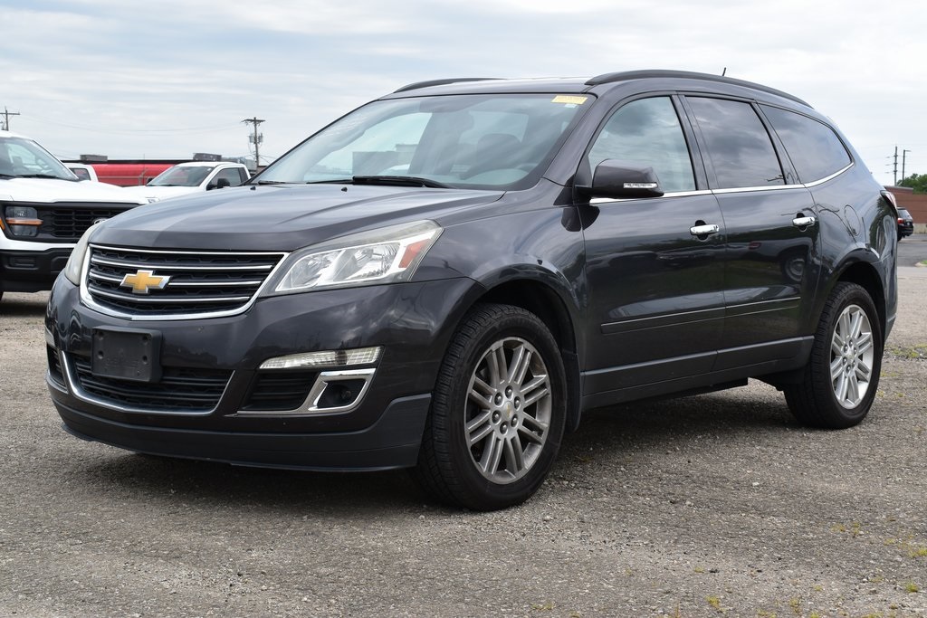 Used 2015 Chevrolet Traverse 1LT with VIN 1GNKRGKD2FJ117371 for sale in Lawrence, KS