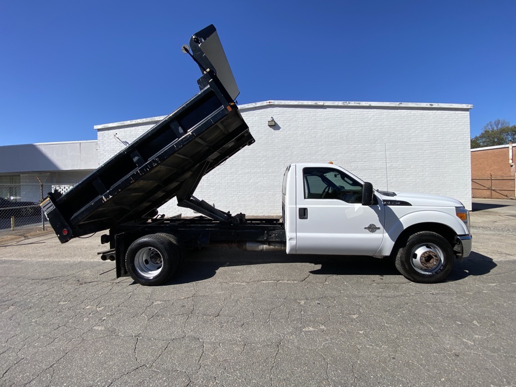 2015 Ford F-350 Super Duty Chassis Cab XL