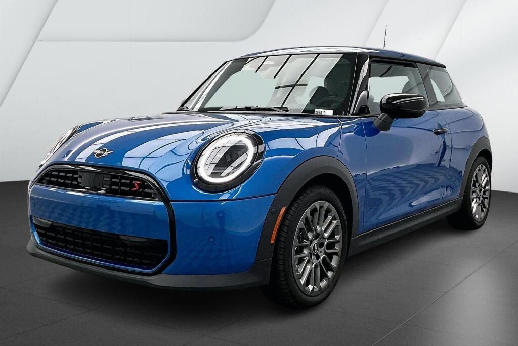 2025 MINI Hardtop 2 Door S's photo