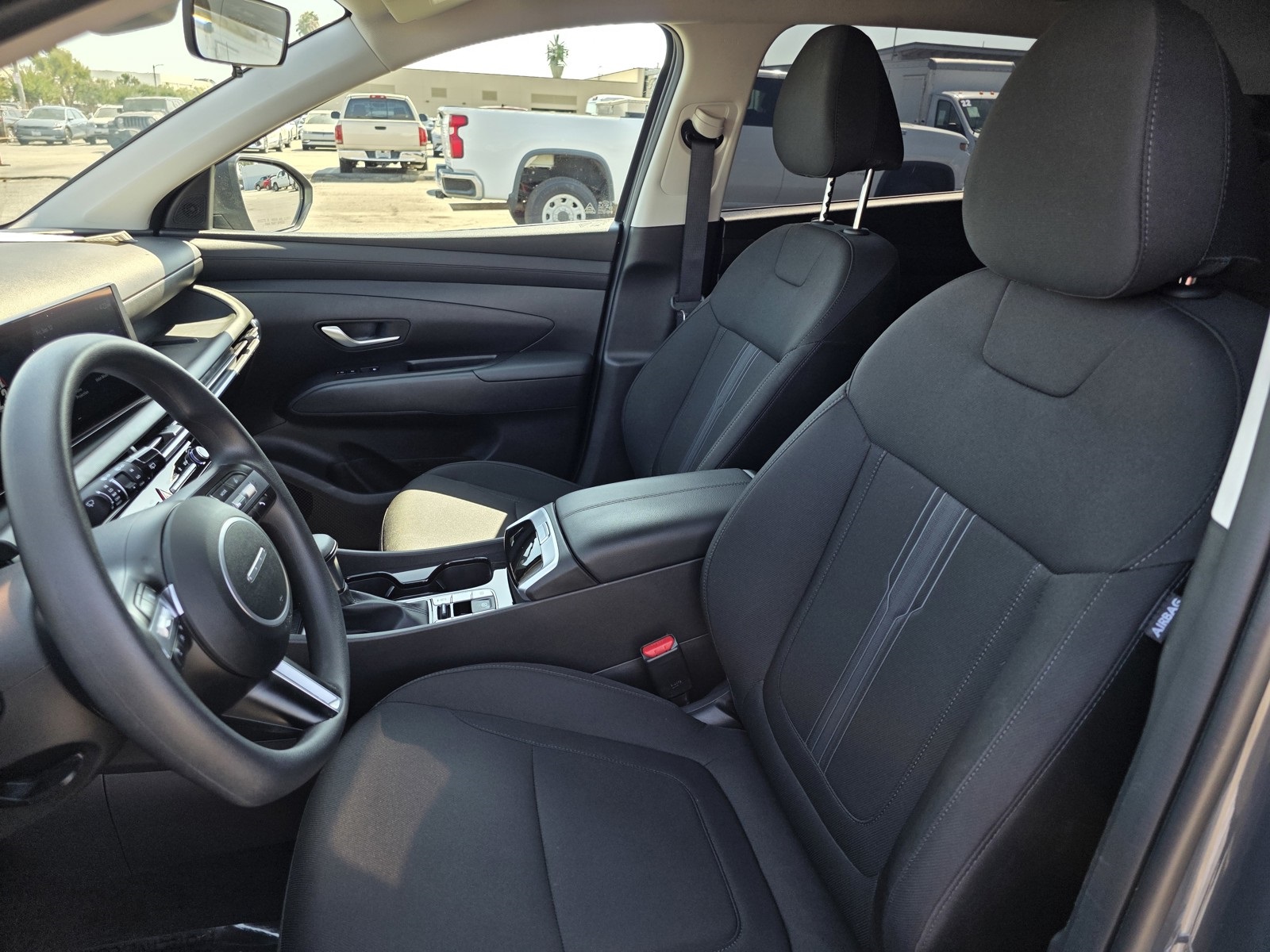 2025 Hyundai Tucson SEL photo 17